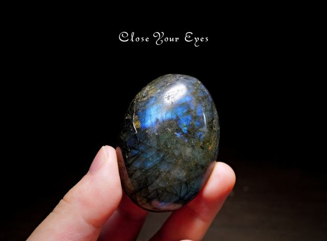 ラブラドライト　マダガスカル産 マダガスカル産 ラブラドライト・磨き石 13 天然石