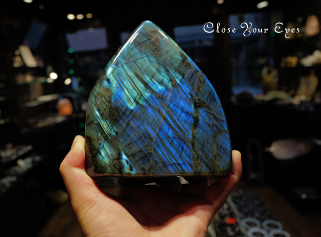 セール激レアラブラドライト1500グラムくらいパワースゴすぎめちゃ セール激レアラブラドライト1500グラムくらいパワースゴすぎ