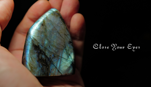 マダガスカル産 ラブラドライト 底面カット 21