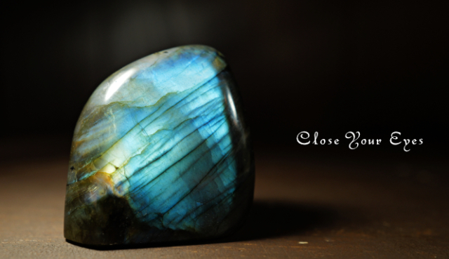 マダガスカル産 ラブラドライト 底面カット 22 天然石