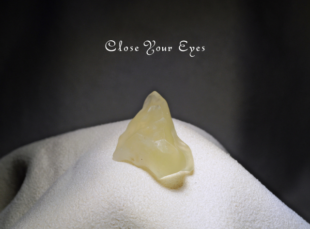 リビアンガラス　原石　０３