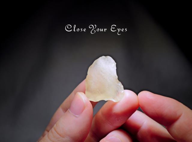 リビアンガラス 原石 04