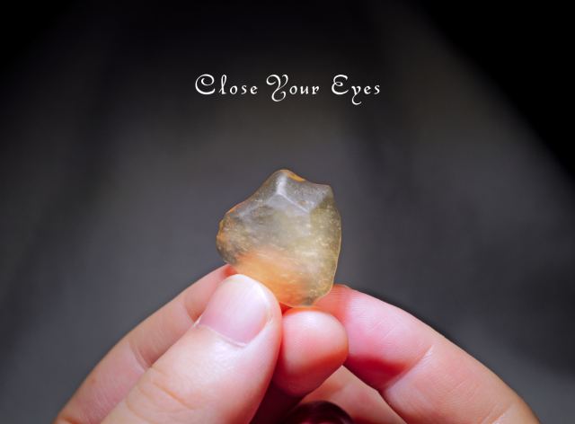 リビアンガラス　原石　０５