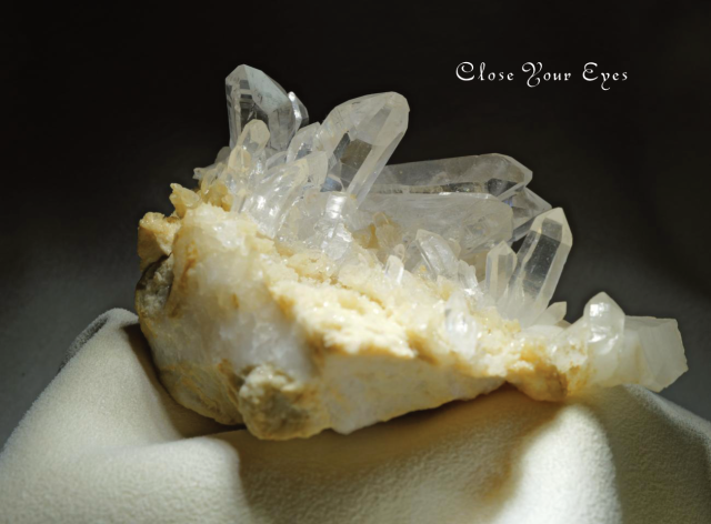 ヒマラヤ・マニハール産　水晶クラスター　１２