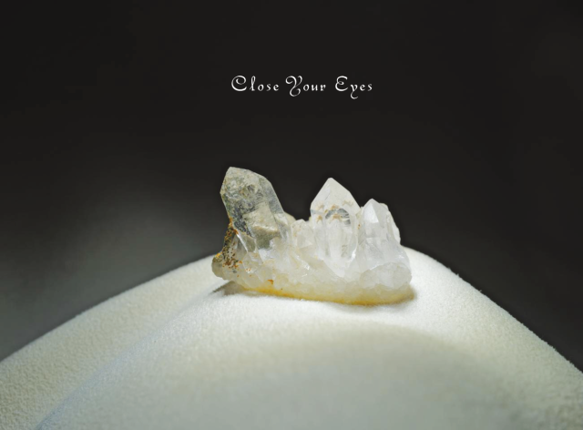 ヒマラヤ・マニハール産　水晶クラスター　１４