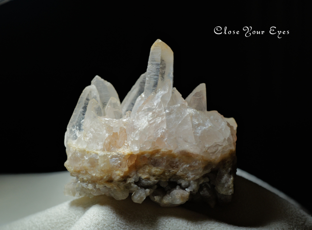 ヒマラヤ・マニカラン産水晶クラスター　７４