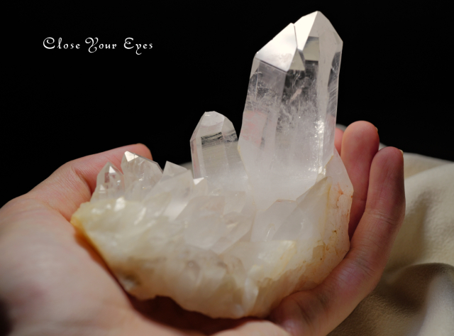 ヒマラヤ・マニカラン産水晶クラスター　７６