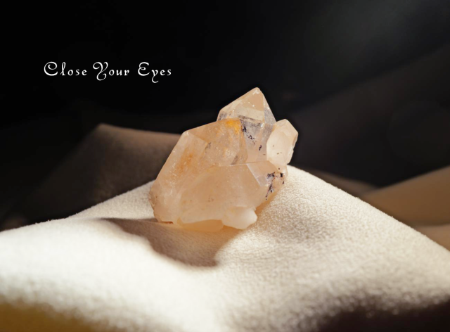 ヒマラヤ・マニカラン産水晶クラスター　８３