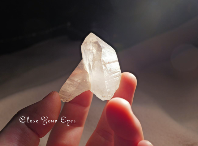 ヒマラヤ・マニカラン産水晶クラスター　８４