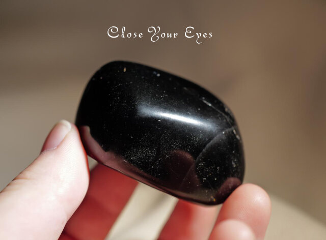 チャイナ産 モリオン(黒水晶）　タンブル　０４