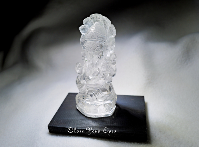 レアな石達　ガネーシュヒマール産水晶　彫り物　ガネーシャ像　１０
