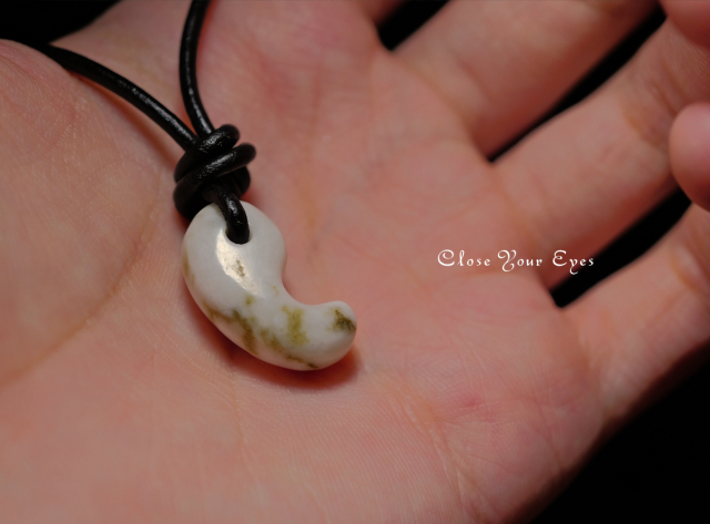 勾玉　０３　糸魚川翡翠