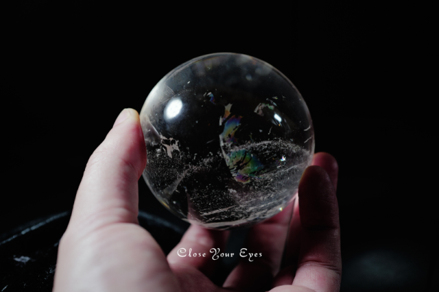 レインボー水晶　74mm　丸玉　０１