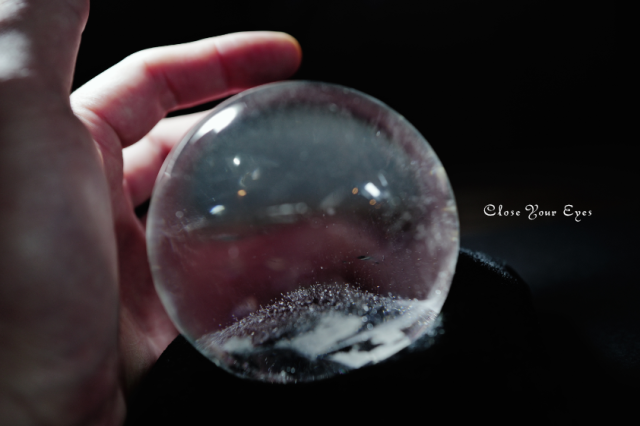 レインボー水晶　74mm　丸玉　０１