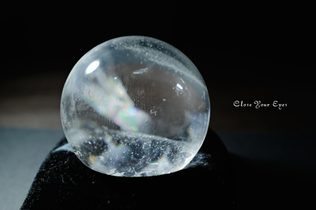 レインボー水晶　74mm　丸玉　０１