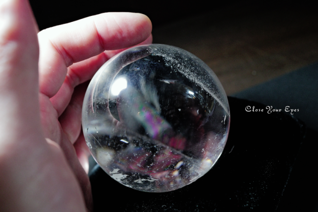 レインボー水晶　74mm　丸玉　０１