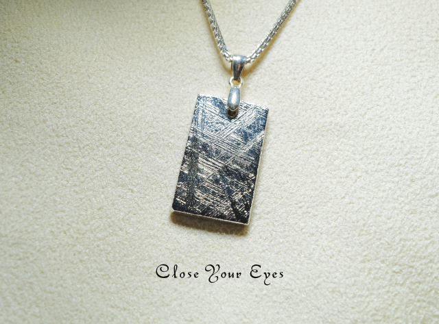 シルバーペンダント　ムオニオナルスタ隕石　０１