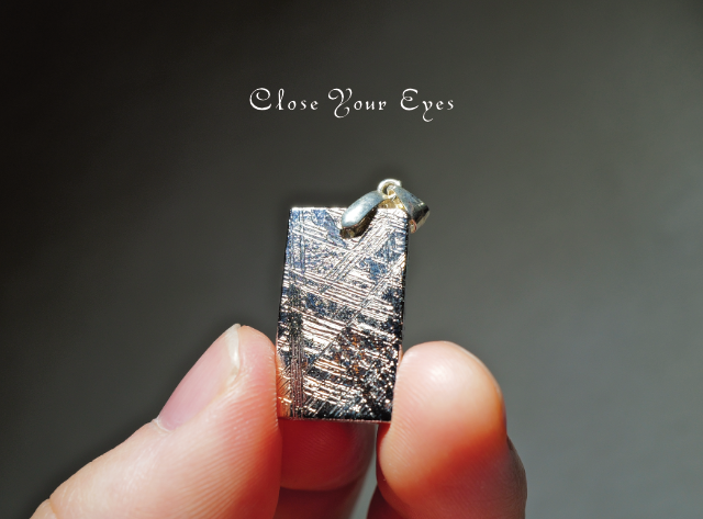 シルバーペンダント　ムオニオナルスタ隕石　０１