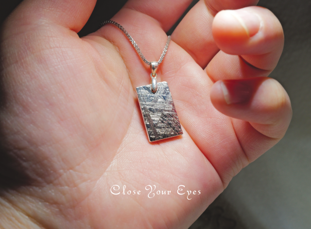 シルバーペンダント　ムオニオナルスタ隕石　０１