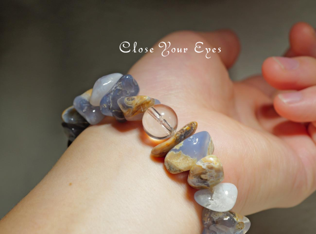 エナジーラフブレス　母岩付きブルーカルセドニー　０２　オンリーワンブレス