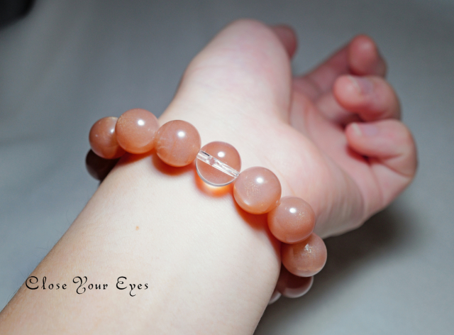 １２ｍｍエナジーブレス　オレンジムーンストーン　オンリーワンブレス