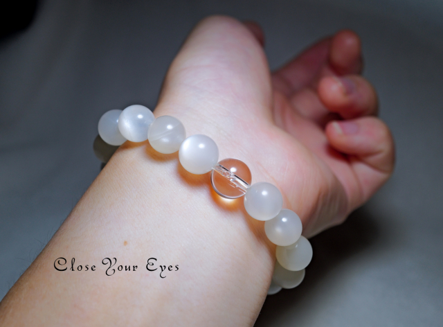 １０ｍｍエナジーブレス　ホワイトムーンストーン　オンリーワンブレス