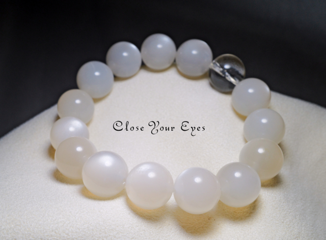 １２ｍｍエナジーブレス　ホワイトムーンストーン　オンリーワンブレス