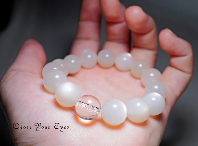 １２ｍｍエナジーブレス　ホワイトムーンストーン　オンリーワンブレス