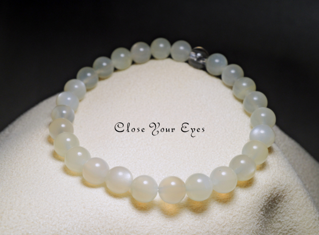 ６ｍｍエナジーブレス　ホワイトムーンストーン　オンリーワンブレス