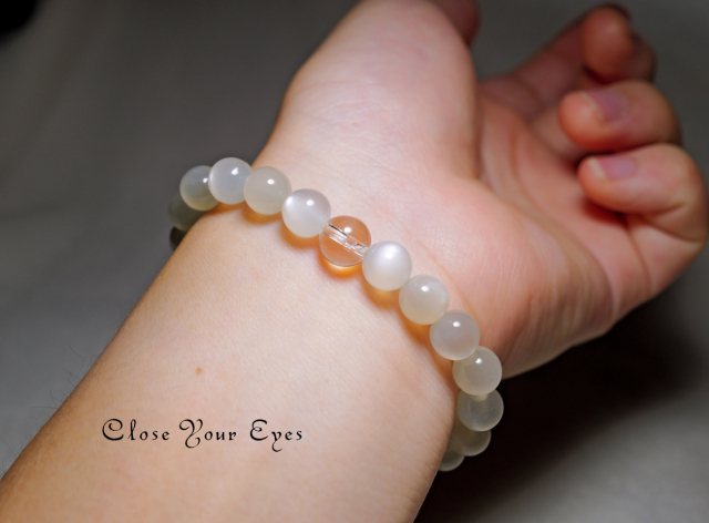 ８ｍｍエナジーブレス　ホワイトムーンストーン　オンリーワンブレス