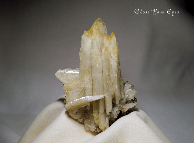 モロッコ産　バライトwithカルサイト　レアな石達