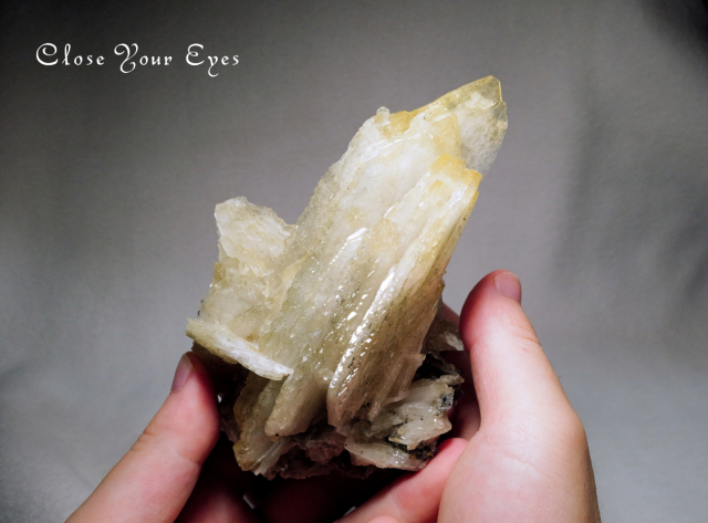 モロッコ産　バライトwithカルサイト　レアな石達