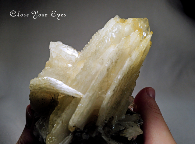 モロッコ産　バライトwithカルサイト　レアな石達