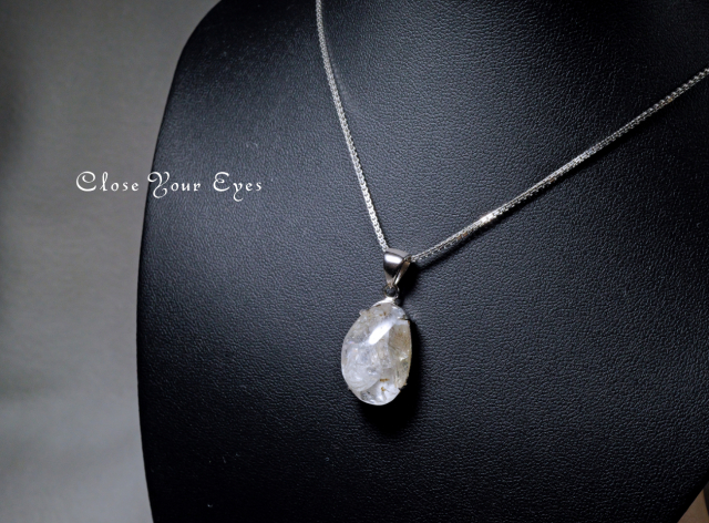 レアな石達　希少・レインボーフェナカイト　シルバーペンダント