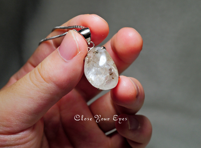 レアな石達　希少・レインボーフェナカイト　シルバーペンダント