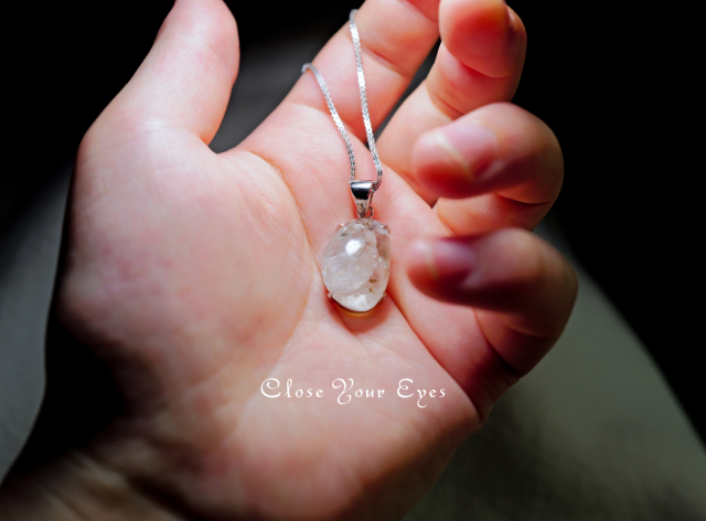 レアな石達　希少・レインボーフェナカイト　シルバーペンダント