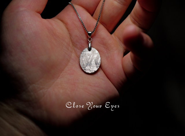 シルバーペンダント　１０２　ムオニオナルスタ隕石