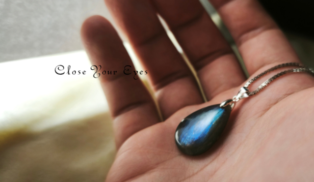 シルバーペンダント　ラブラドライト　１２１