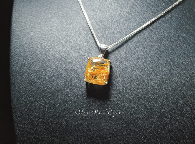 シルバーペンダント　１２５　ブラジル産　金のルチルクォーツ