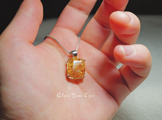 シルバーペンダント　１２５　ブラジル産　金のルチルクォーツ