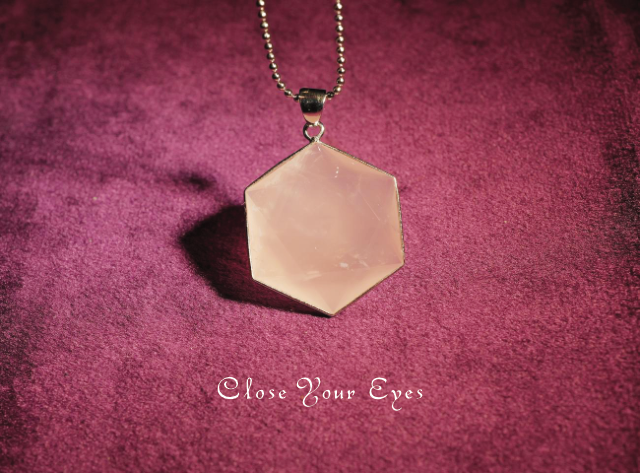 シルバーペンダント　ブラジル産　六芒星ローズクォーツ　１２９