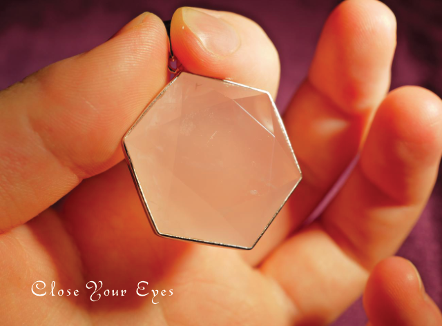 シルバーペンダント　ブラジル産　六芒星ローズクォーツ　１２９