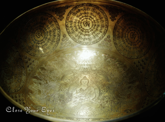 高品質シンギングボウル・手彫り彫刻 釈迦 03