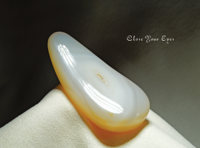 ワンド　マダガスカル産　ホワイトストライプアゲート　０４