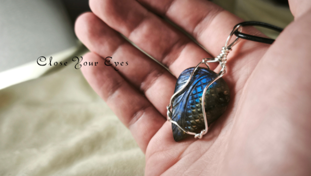 ワイヤーペンダント　ラブラドライト　００２