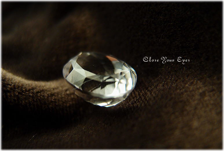 毎日ひとつ　月夜の魔法石　１１　クンツァイト