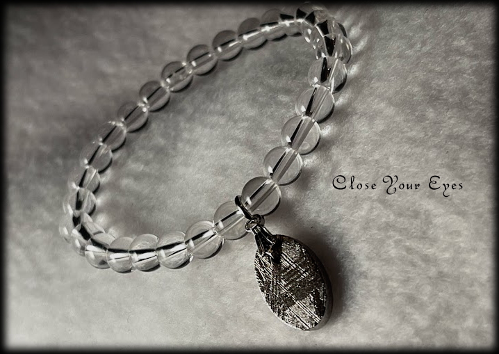 ムオニオナルスタ隕石　クリスタル　ブレスレット（ギベオン隕石）