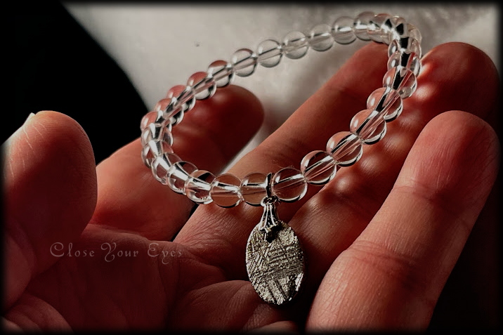 ムオニオナルスタ隕石　クリスタル　ブレスレット（ギベオン隕石）