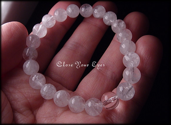 ハイパーエナジーブレスレット８ｍｍ　一点もの　ヒマラヤ産　アイスクリスタル