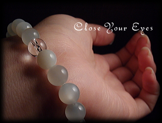 ハイパーエナジーブレスレット　シルバームーンストーン　８ｍｍ